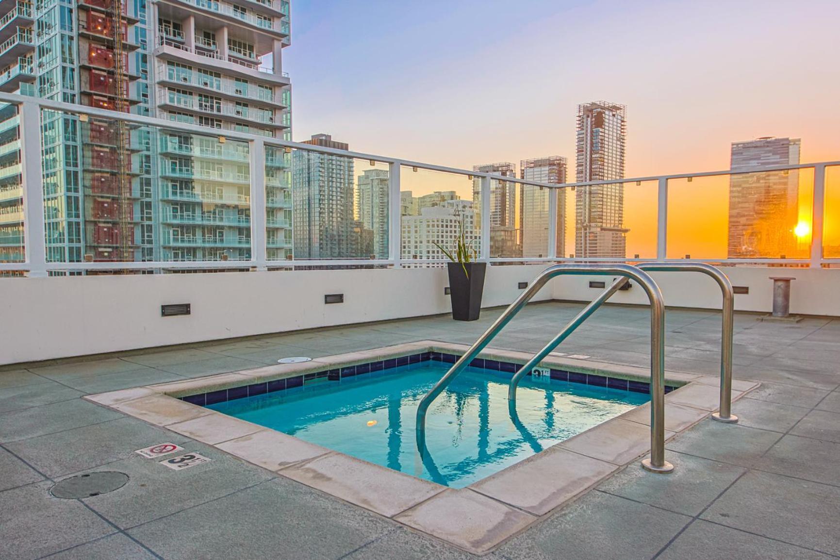 Stunning 1 Bdr 1 Bth, Pool, Jacuzzi Lejlighed Los Angeles Eksteriør billede